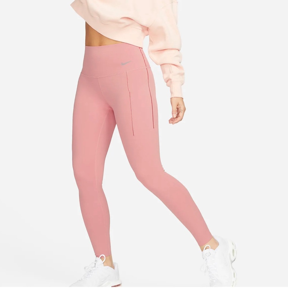 Nike Universa
Women's Medium-Support High-Waisted 7/8 Leggings with Pockets